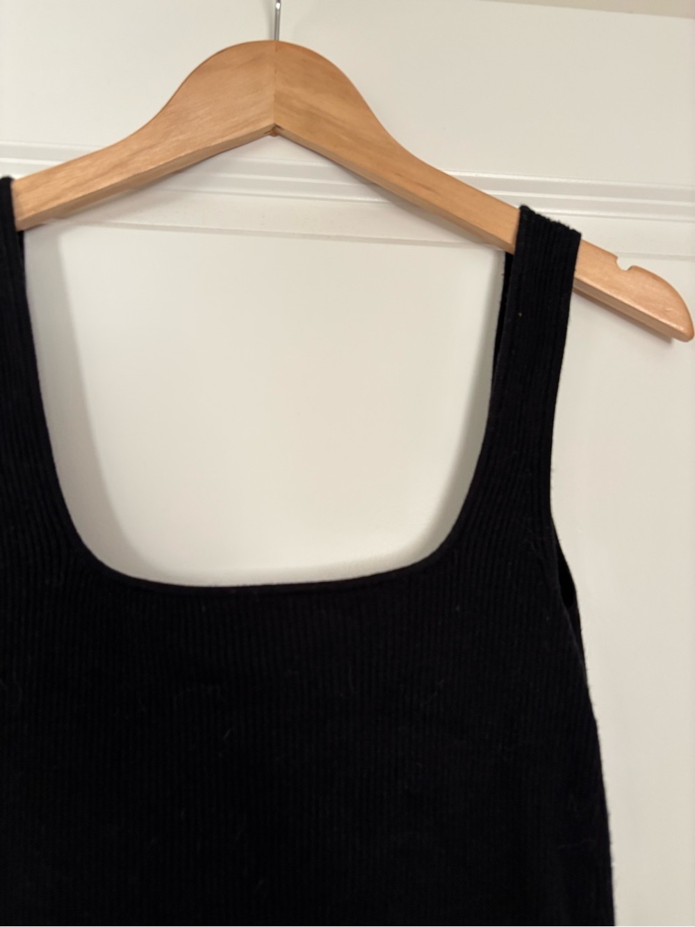 Lulu's Brand, Black Ribbed Square-Neck open tie back Tank - Picture 2 of 6